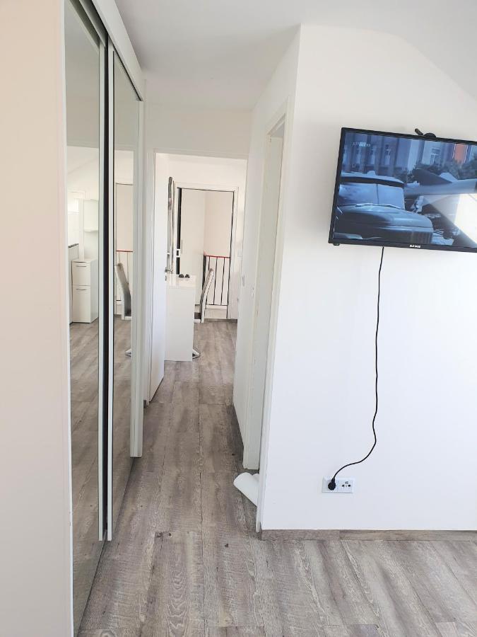 Fmi110 Next To Airport Apartment Ruesselsheim Ngoại thất bức ảnh